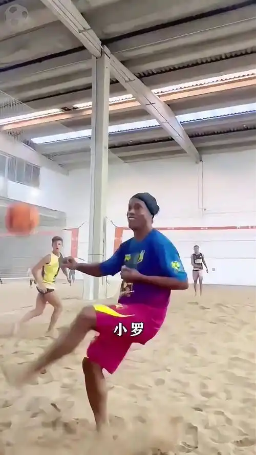 作为中场核